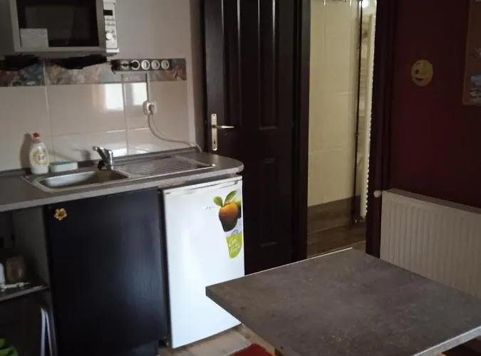 Malnas Szallas מוטל